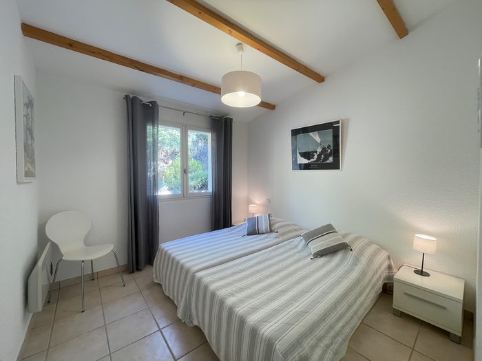 Chambre L'Albitru avec deux lits simples